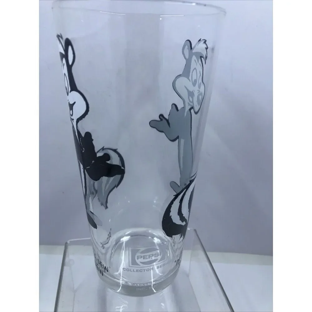 Vintage  PEPE LE PEW Pepsi Glass Collector Series Warner Bros Looney Tunes. Read